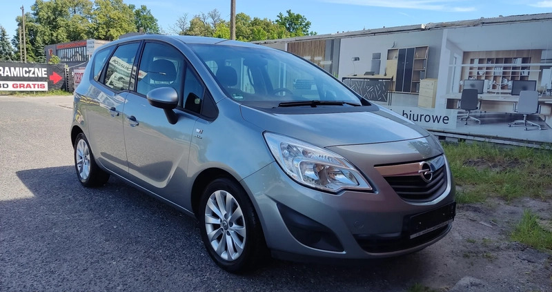 Opel Meriva cena 26900 przebieg: 133000, rok produkcji 2013 z Alwernia małe 326